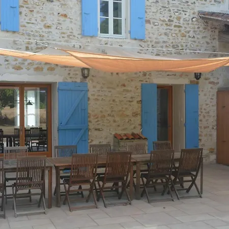 Le Maine Neuf Bed & Breakfast *